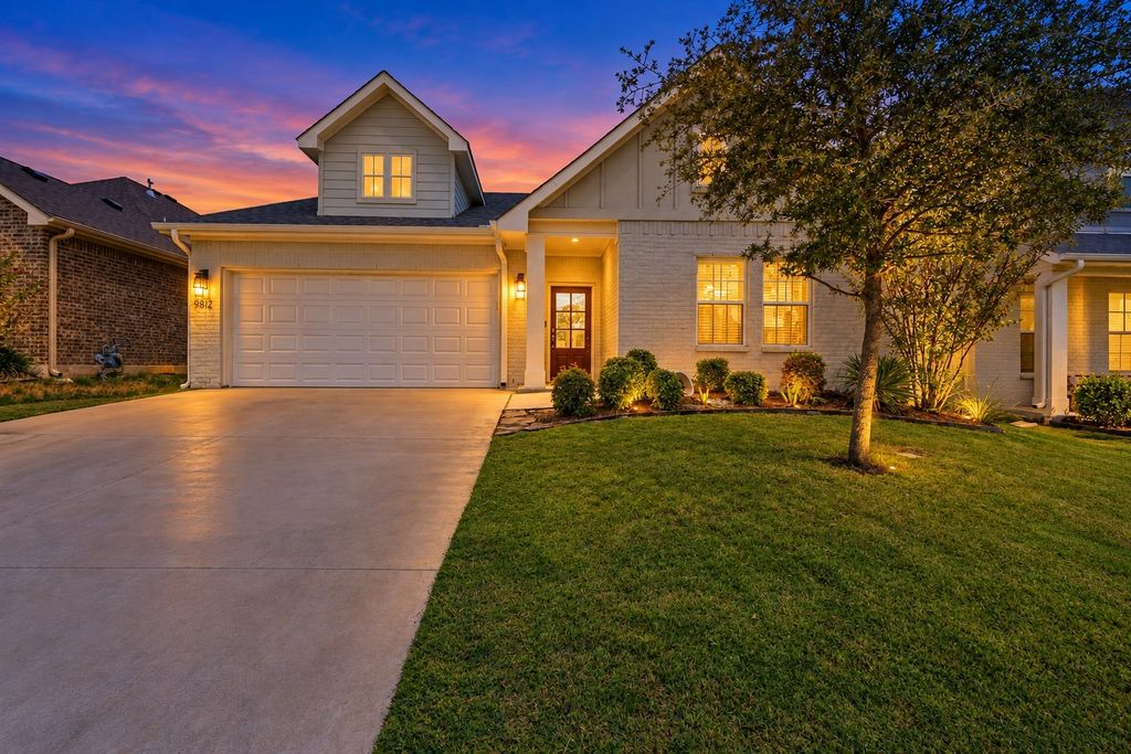 9812 Chaparral Pass, Fort Worth, TX 76126 — exterior
