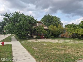 4879 E 9 Mile Road, Warren, MI 48089