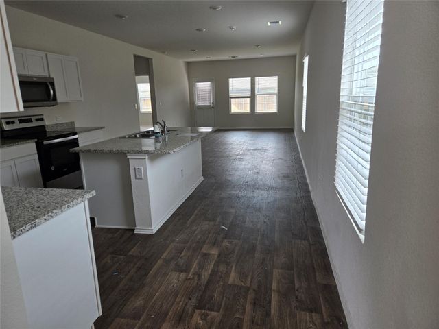 12324 Token TRL, Elgin, TX 78621