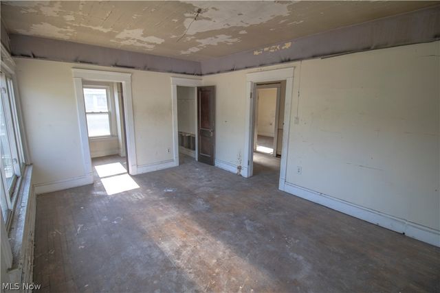 12707 Harvard Avenue, Cleveland, OH 44105
