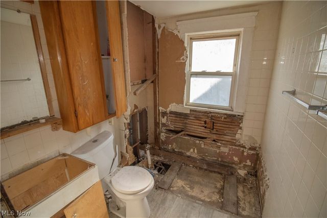 12707 Harvard Avenue, Cleveland, OH 44105