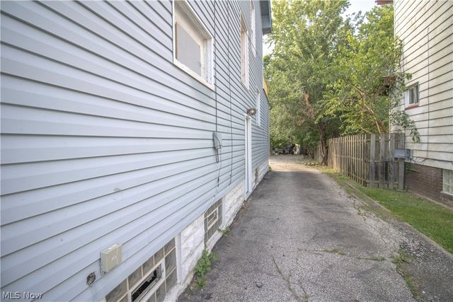 12707 Harvard Avenue, Cleveland, OH 44105