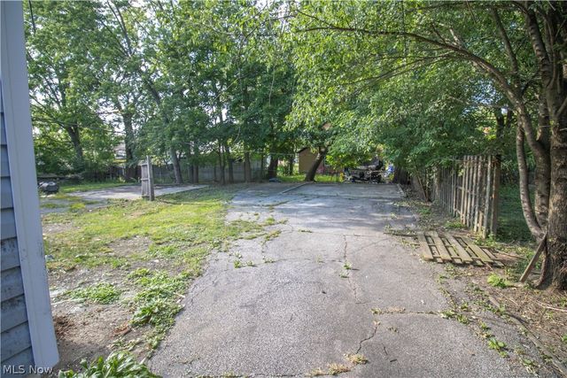 12707 Harvard Avenue, Cleveland, OH 44105