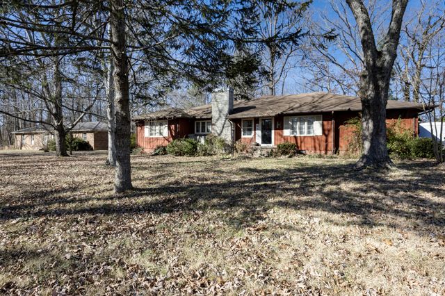 303 Jackson Cir, Tullahoma, TN 37388