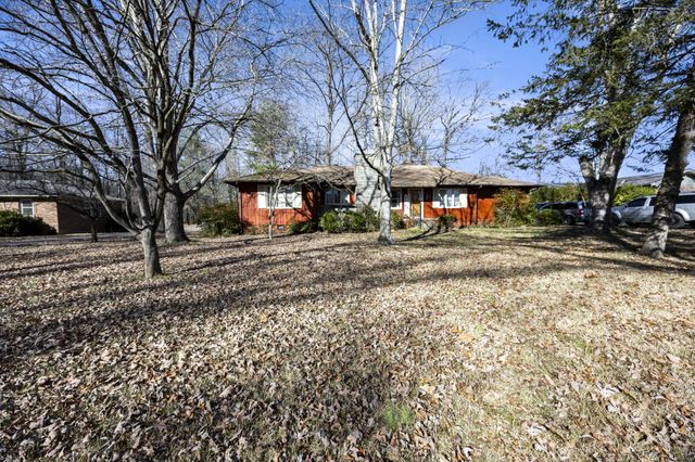 303 Jackson Cir, Tullahoma, TN 37388