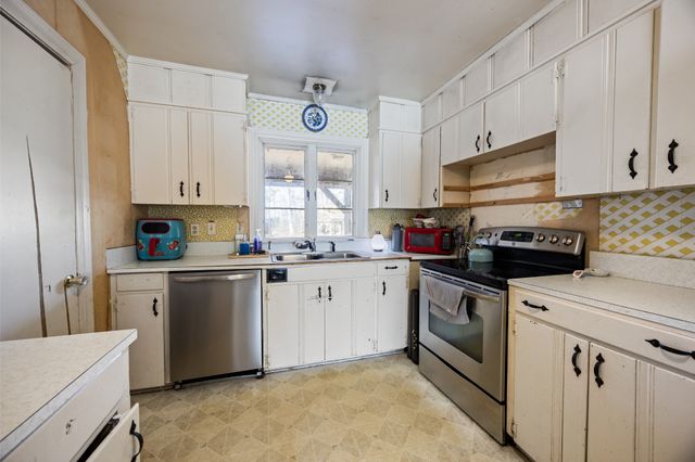 303 Jackson Cir, Tullahoma, TN 37388