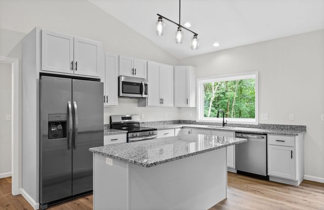 690 Brazzle Rd, Waverly, TN 37185
