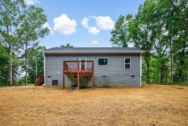 690 Brazzle Rd, Waverly, TN 37185
