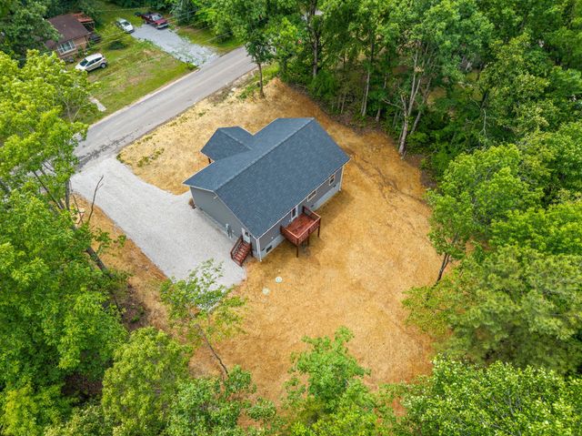 690 Brazzle Rd, Waverly, TN 37185