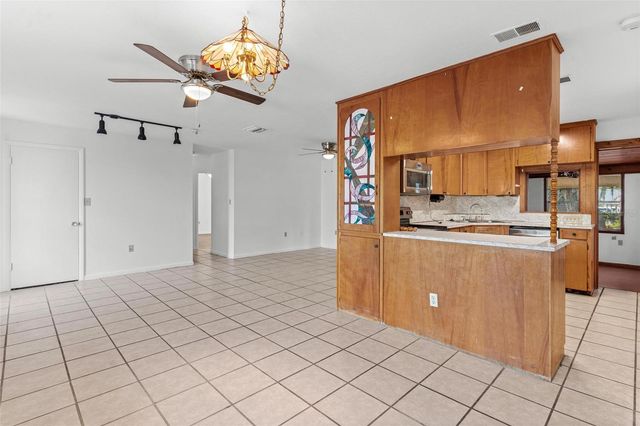 803 CAROL COURT, Tavares, FL 32778