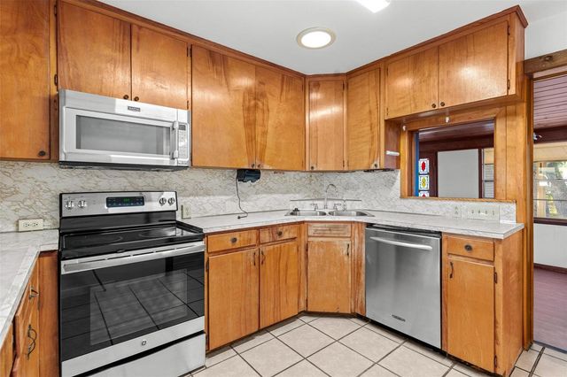 803 CAROL COURT, Tavares, FL 32778