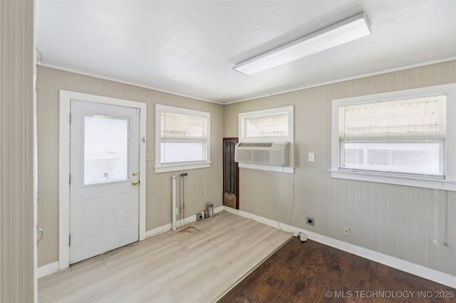 111 S Chickasaw Avenue, Bartlesville, OK 74003