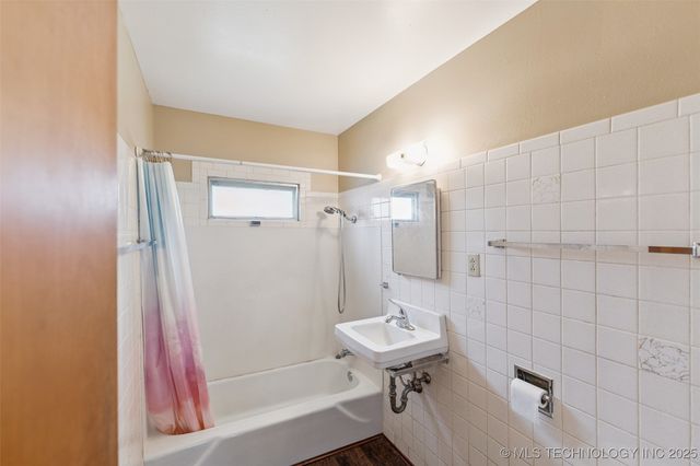 111 S Chickasaw Avenue, Bartlesville, OK 74003