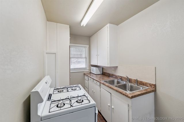 111 S Chickasaw Avenue, Bartlesville, OK 74003