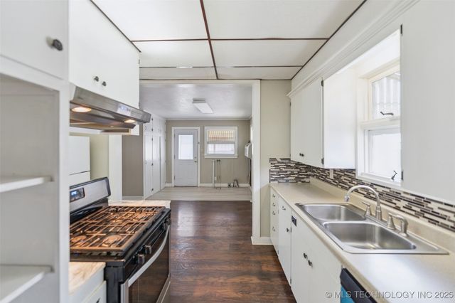 111 S Chickasaw Avenue, Bartlesville, OK 74003