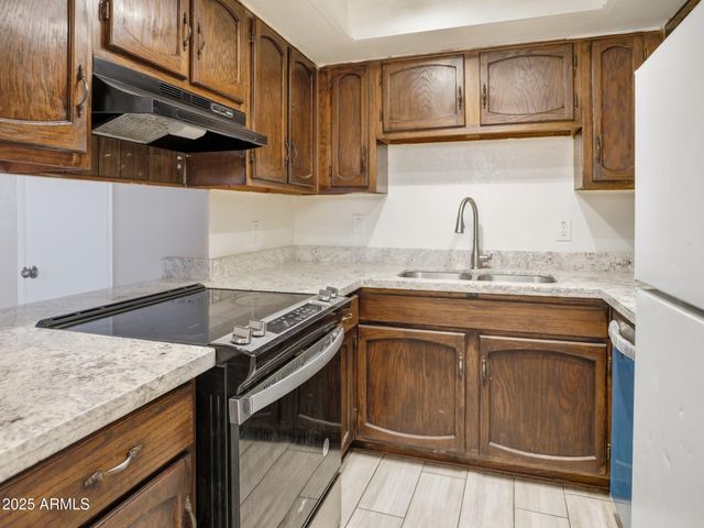 7545 N 47TH Drive, Glendale, AZ 85301