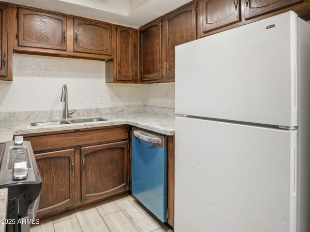 7545 N 47TH Drive, Glendale, AZ 85301