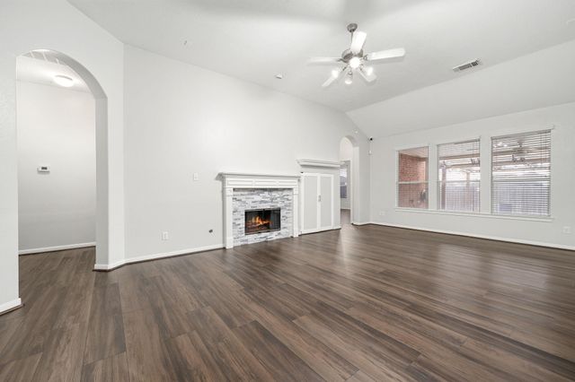 2010 Lincoln Crest Way, Sugar Land, TX 77498