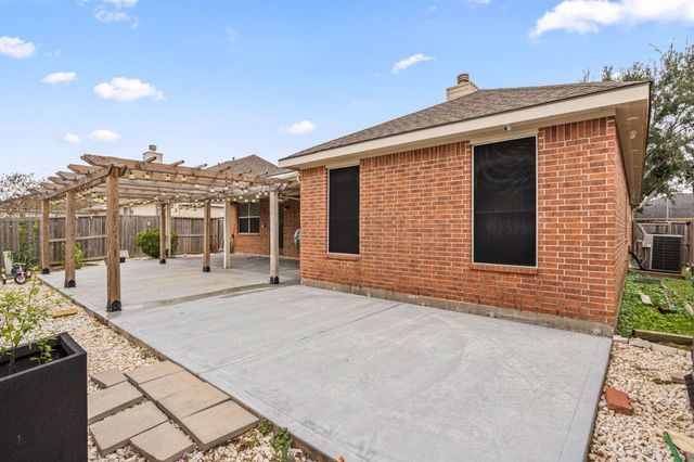 2010 Lincoln Crest Way, Sugar Land, TX 77498