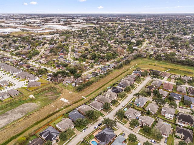 2010 Lincoln Crest Way, Sugar Land, TX 77498