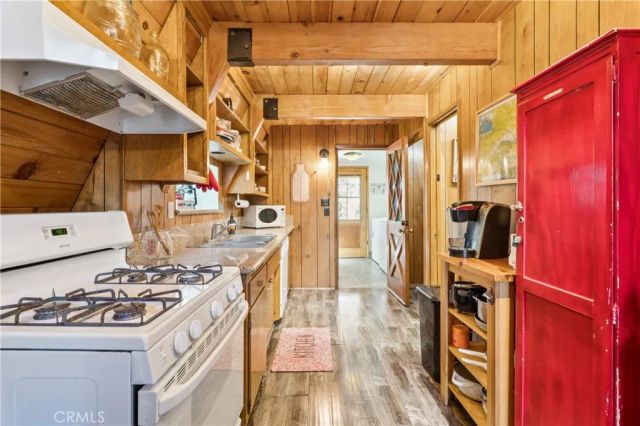 101 W Rainbow Boulevard, Big Bear City, CA 92314