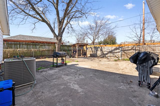 1729 Crestridge Drive, Garland, TX 75042