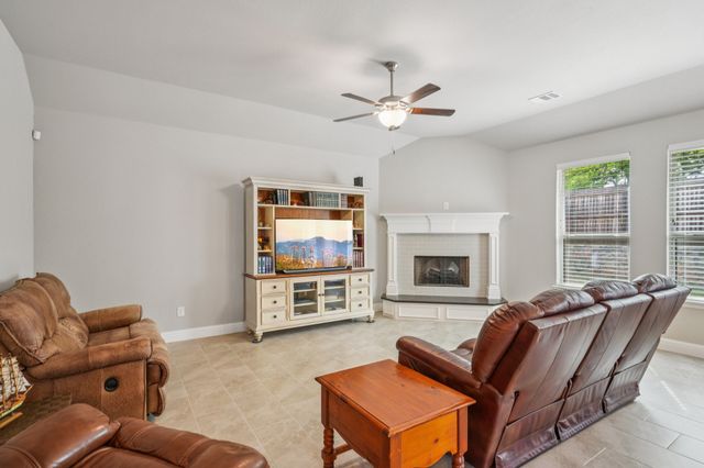 12304 Cedar Knoll Drive, Fort Worth, TX 76028