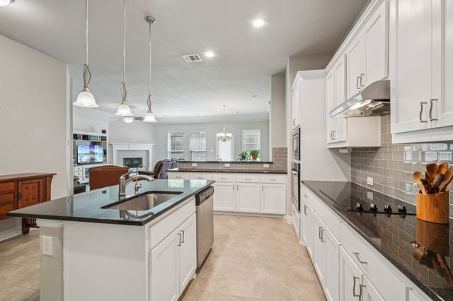 12304 Cedar Knoll Drive, Fort Worth, TX 76028