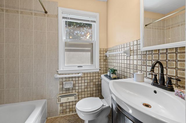 6717 Queen Avenue S, Richfield, MN 55423