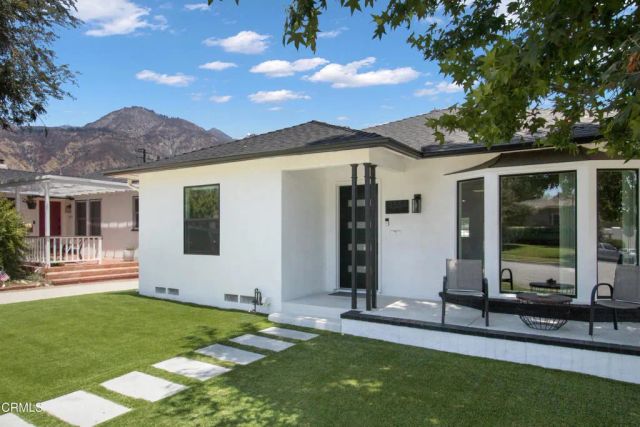 1564 Coolidge Avenue, Pasadena, CA 91104