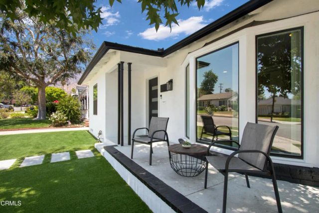 1564 Coolidge Avenue, Pasadena, CA 91104