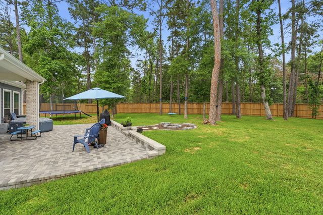 312 Mullins Court, Montgomery, TX 77316