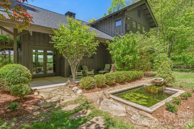 144 Pegg Road, Barnardsville, NC 28709
