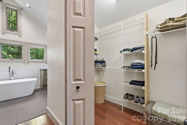 144 Pegg Road, Barnardsville, NC 28709