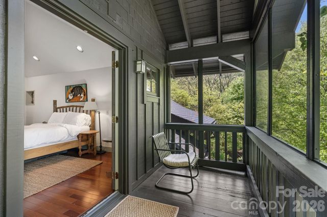 144 Pegg Road, Barnardsville, NC 28709