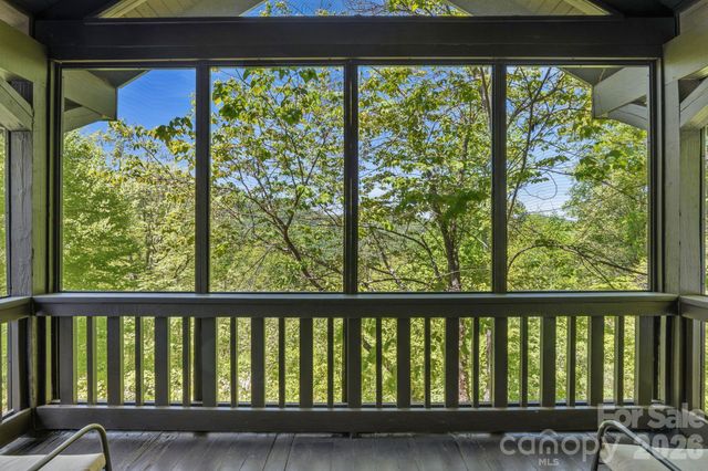 144 Pegg Road, Barnardsville, NC 28709