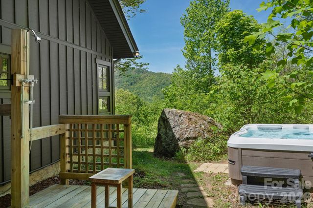 144 Pegg Road, Barnardsville, NC 28709
