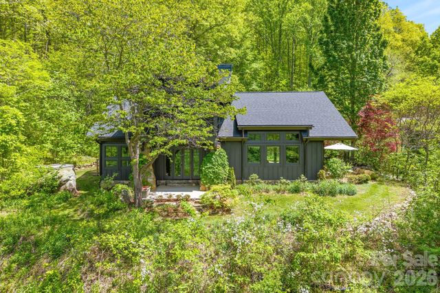 144 Pegg Road, Barnardsville, NC 28709