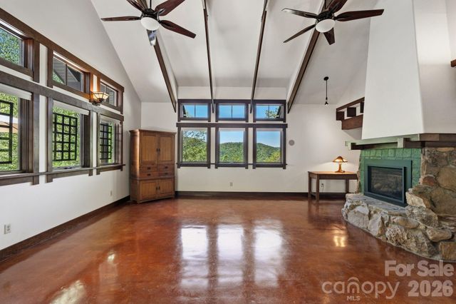 144 Pegg Road, Barnardsville, NC 28709