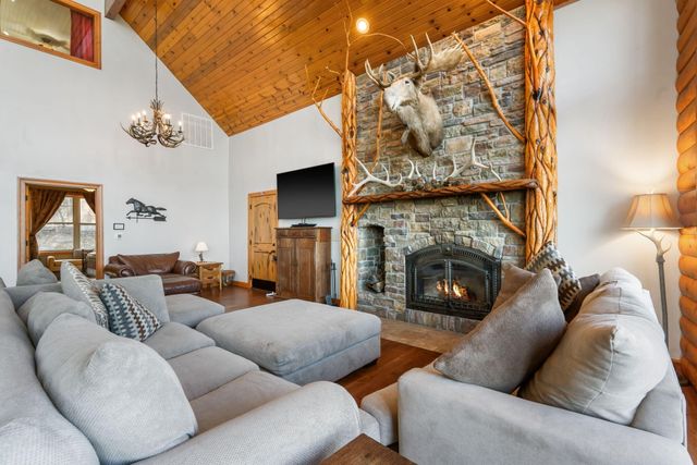 478 White Rockbluff Drive, Branson West, MO 65737