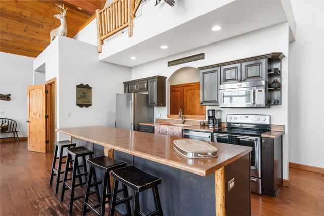 478 White Rockbluff Drive, Branson West, MO 65737