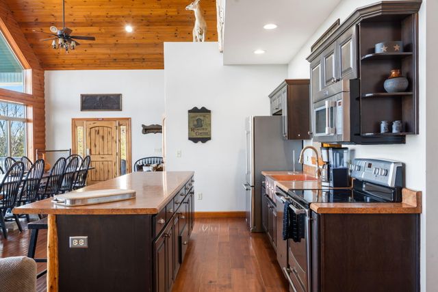 478 White Rockbluff Drive, Branson West, MO 65737