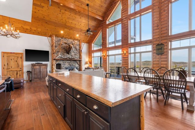 478 White Rockbluff Drive, Branson West, MO 65737