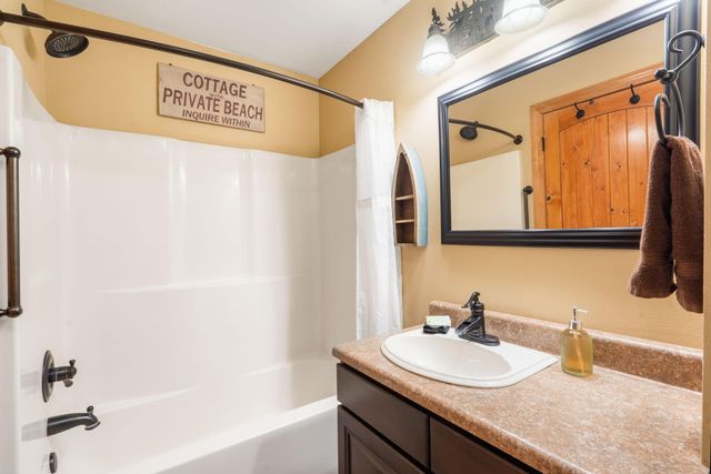 478 White Rockbluff Drive, Branson West, MO 65737