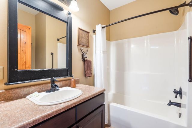 478 White Rockbluff Drive, Branson West, MO 65737