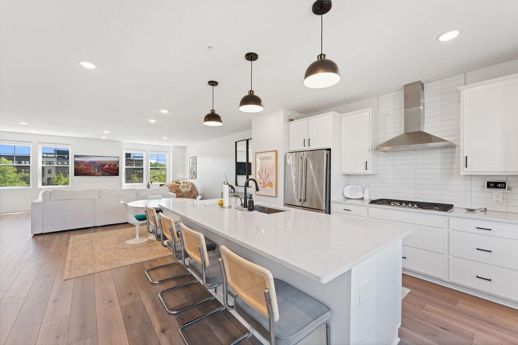 879 Woodlawn Avenue B, Saint Paul, MN 55116 — photo 5