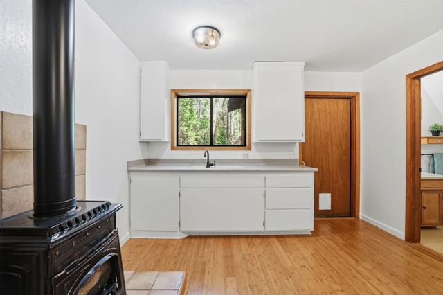 17889 Douglas Rd, Nevada City, CA 95959