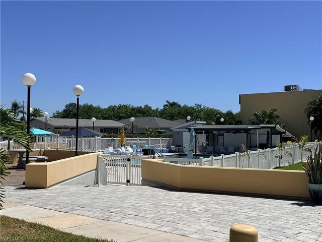 1608 SE 28th TER A28, Cape Coral, FL 33904