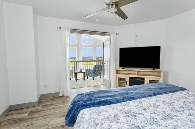 26987 State Route 20, Oak Harbor, WA 98277
