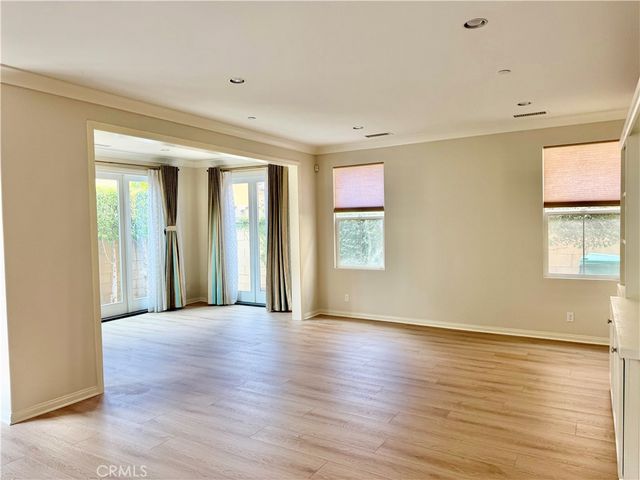 102 Chestnut Grove, Irvine, CA 92620